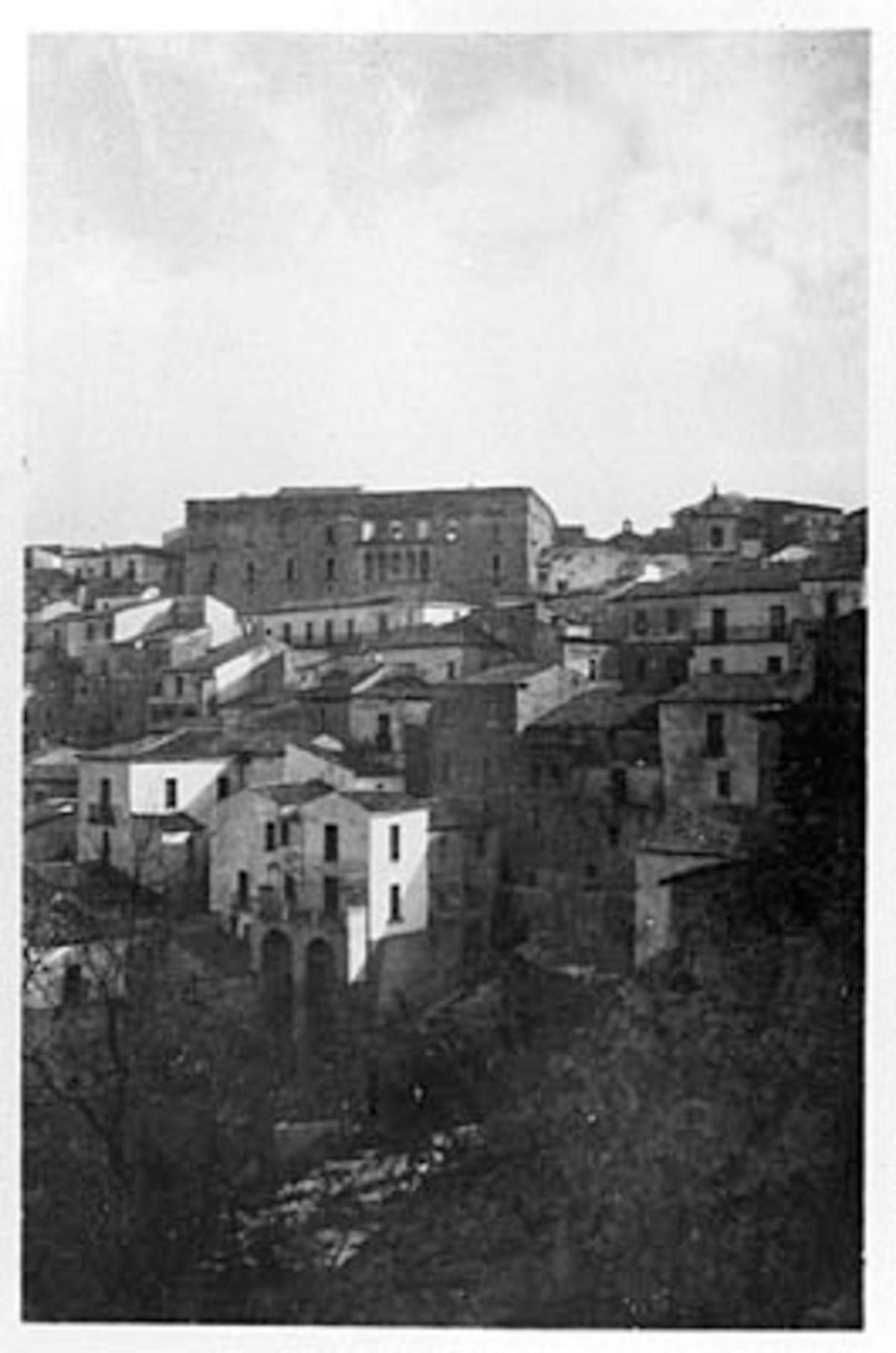 Aieta, panorami e scorci urbani