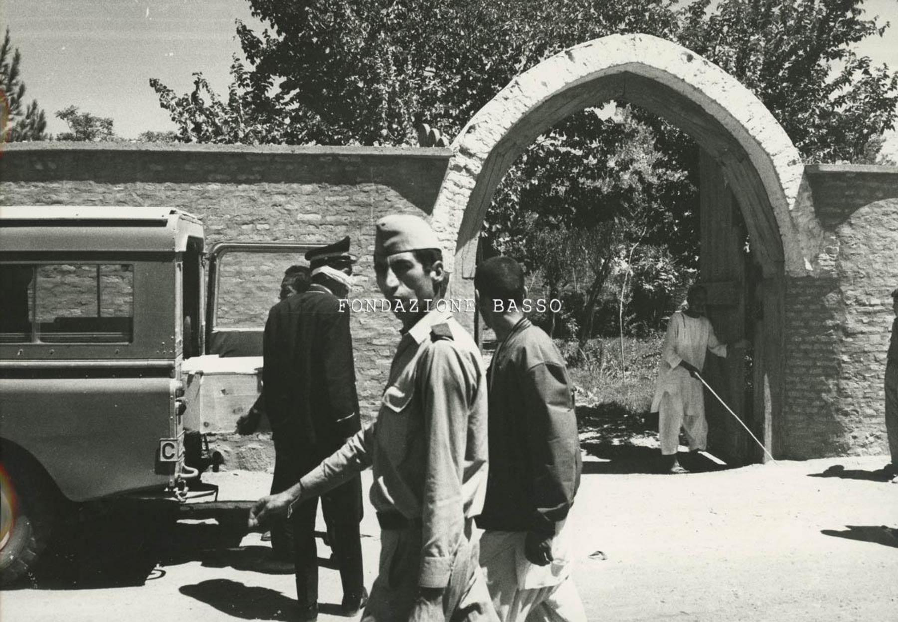 "Funerale al cimitero cristiano di Kabul"