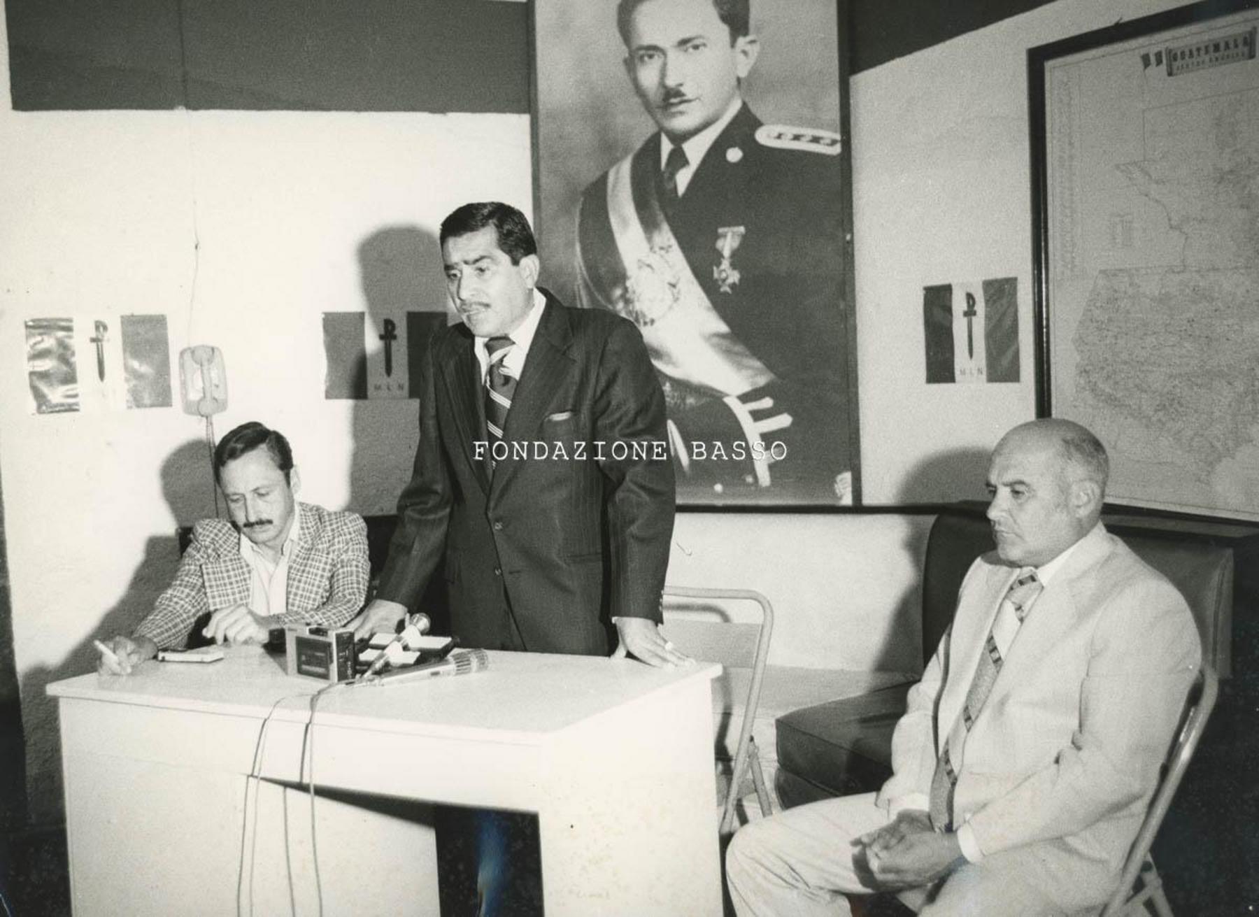 "Sandoval Alarcon, candidato presidenziale del MLN"