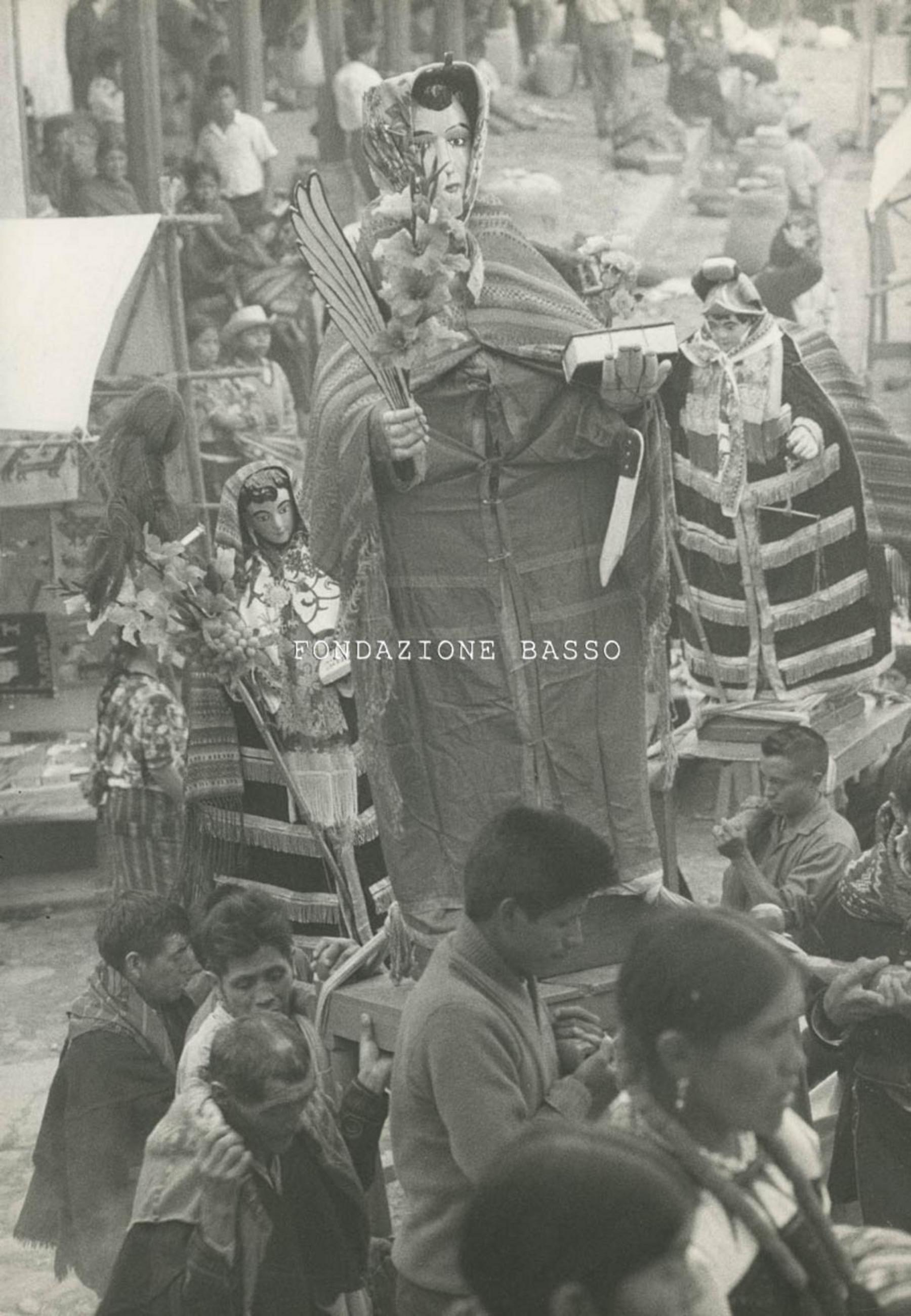 "Processione domenicale di S. Tommaso, Chichicastenango"