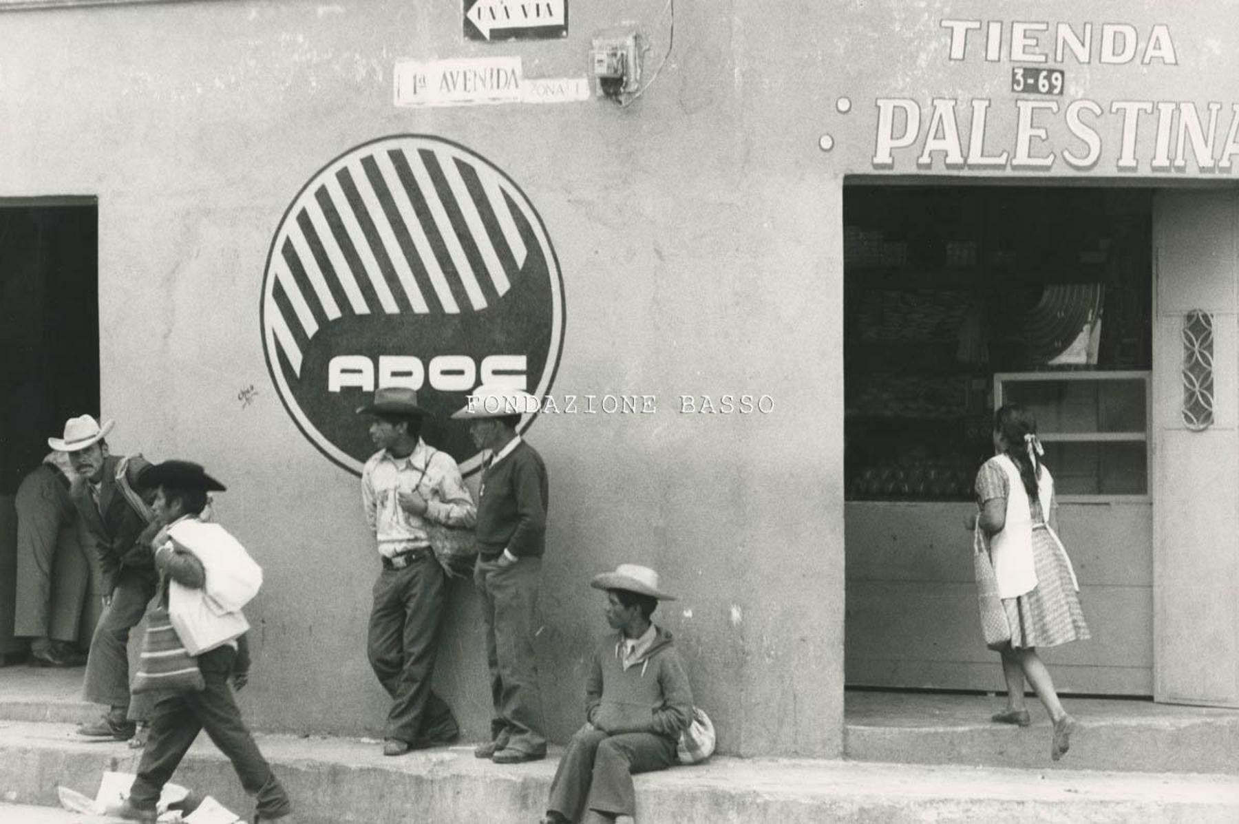 Sulla 1ª Avenida di Huehuetenango