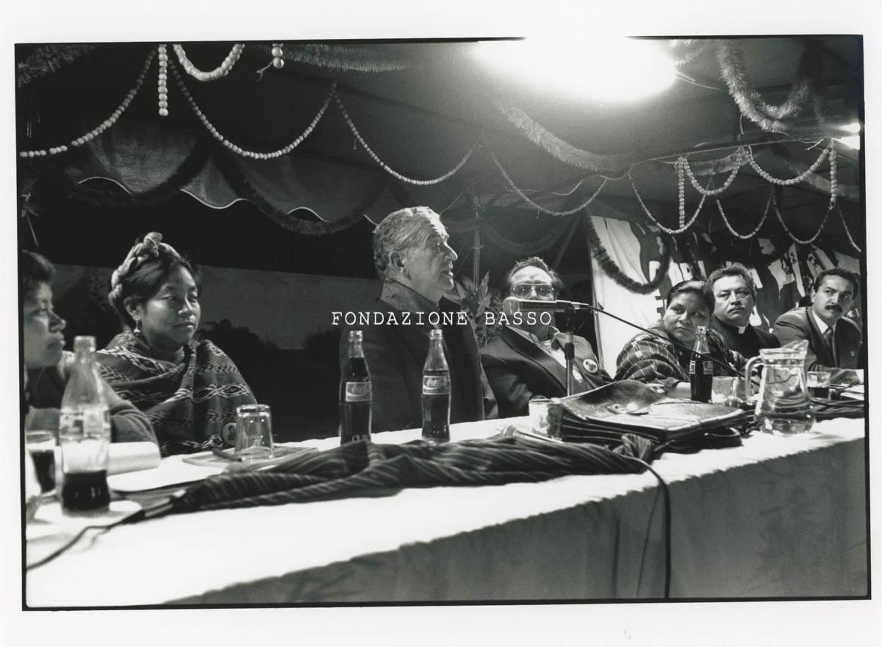 "Mons. R. Quezada Toruno con Rigoberta Menchù"