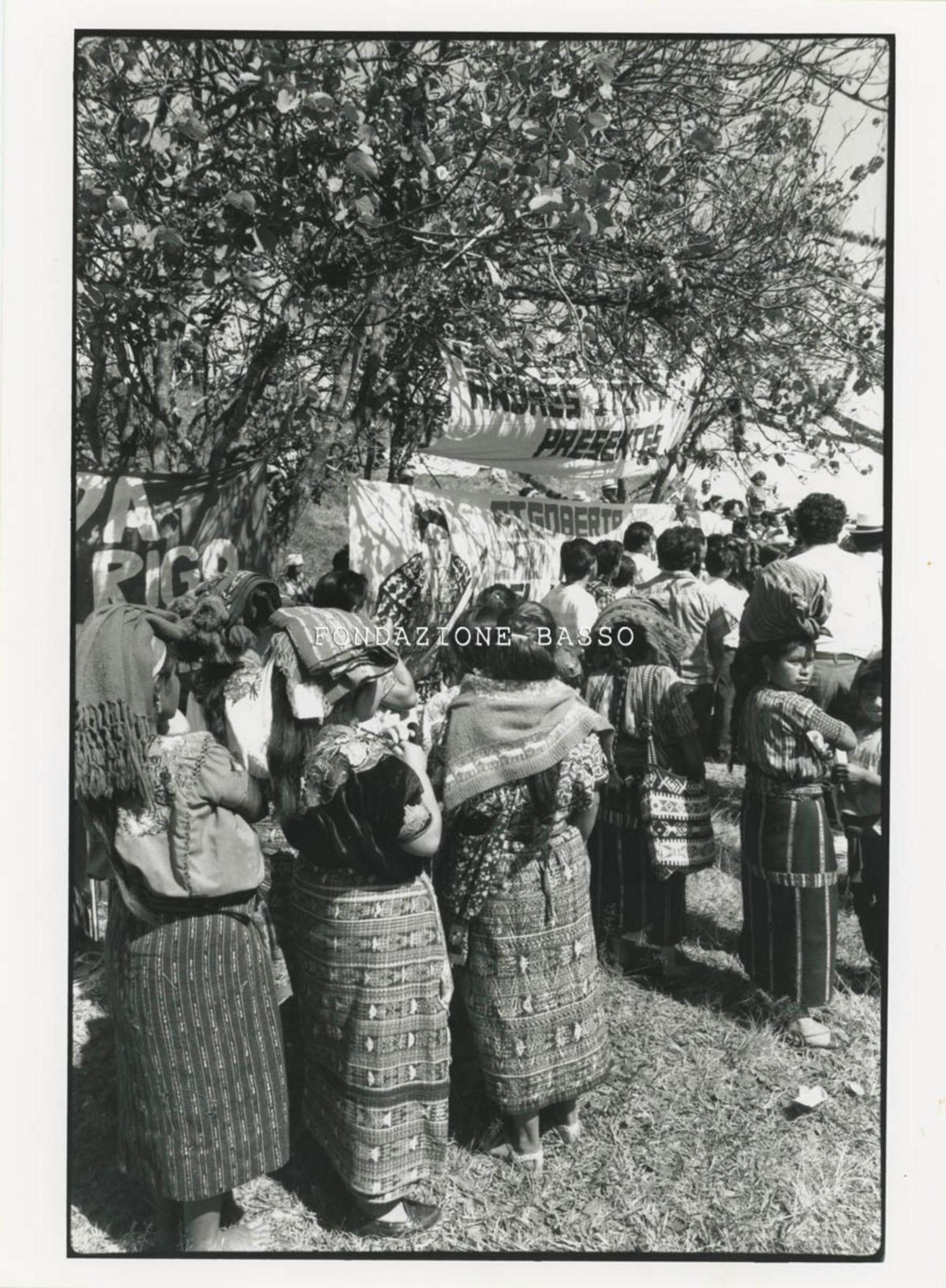 "Atto pubblico in onore di Rigoberta Menchu"