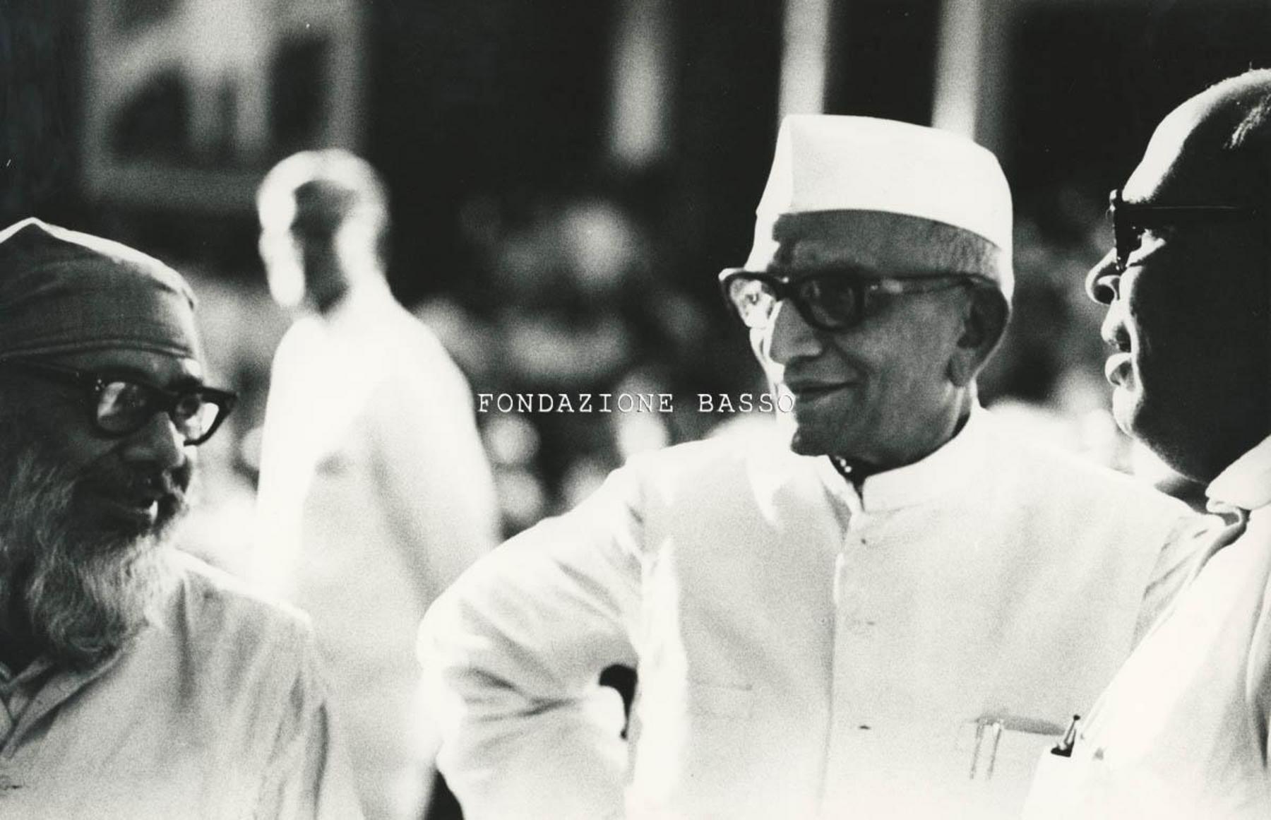 "Moraji Desai con Raj Narain"
