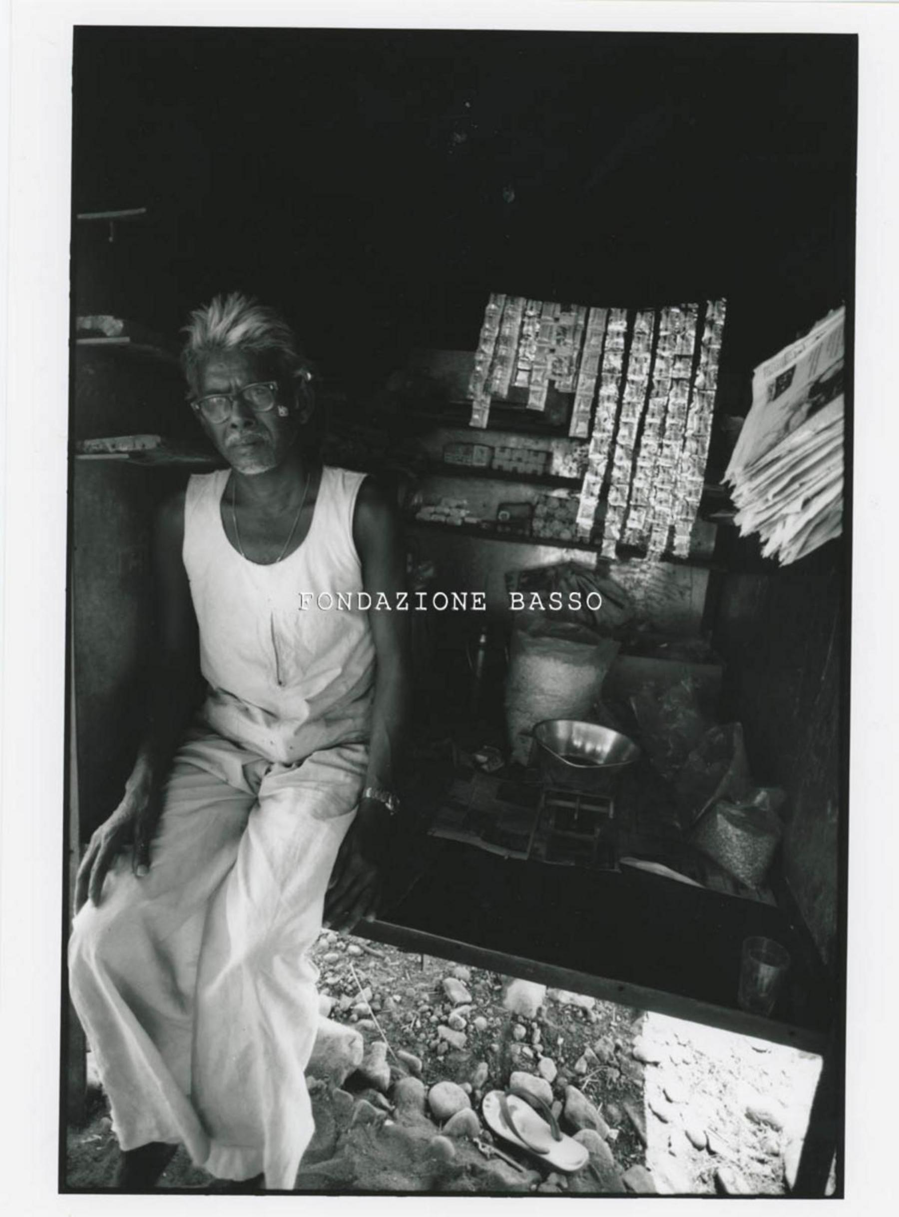 "Piccolo spaccio sul fiume Narmada"