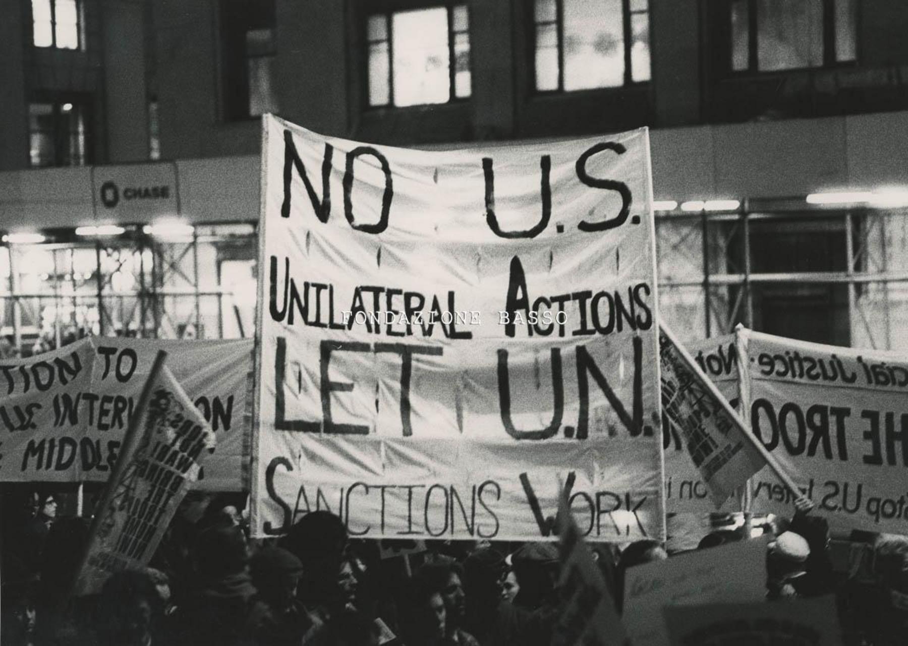 Manifestazione contro l’intervento USA nel Golfo